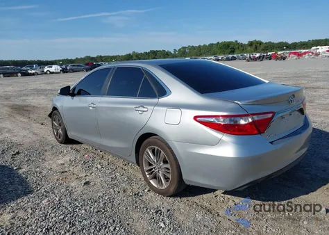 2016 Toyota Camry Le/Xle/Se/Xse z USA, uszkodzony, nr VIN 4T1BF1FK5GU568720